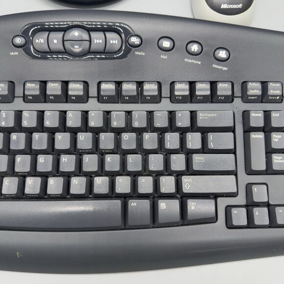 Microsoft Wireless Multimedia Keyboard 1.1 Model 1014 w Mouse Receiver - Picture 3 of 10